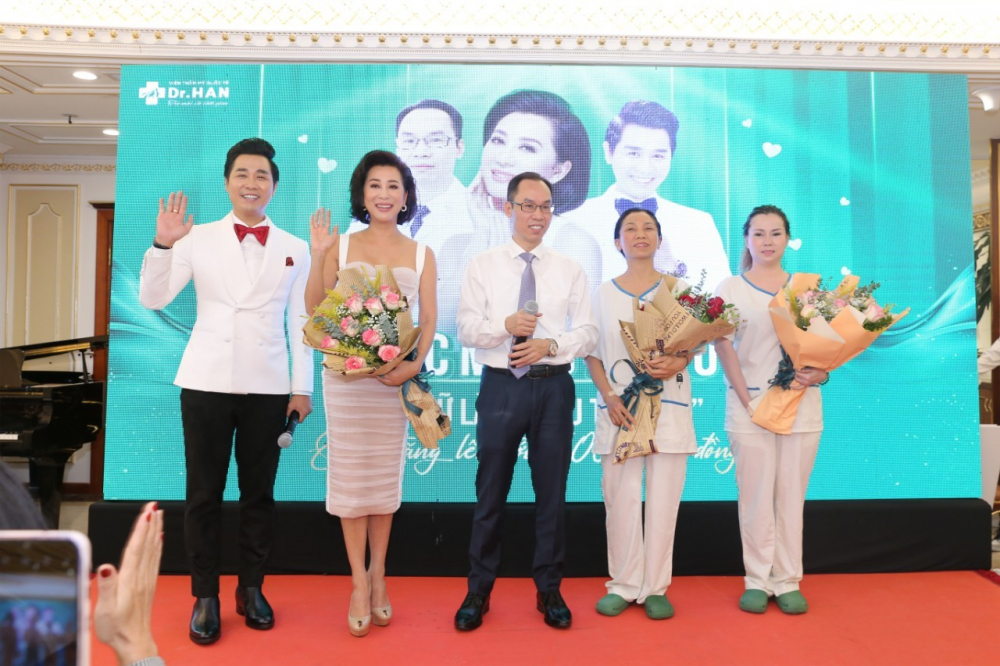 Hàng trăm người ‘sock’ với sự thay đổi của ca trẻ hóa chỉ với 60 phút 